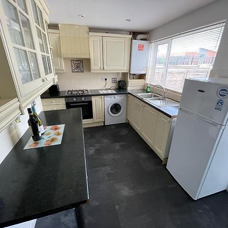 Cheerful 2 Bedroom House Hindley Dış mekan fotoğraf