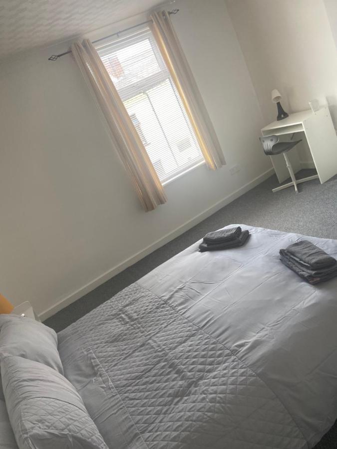 Cheerful 2 Bedroom House Hindley Dış mekan fotoğraf